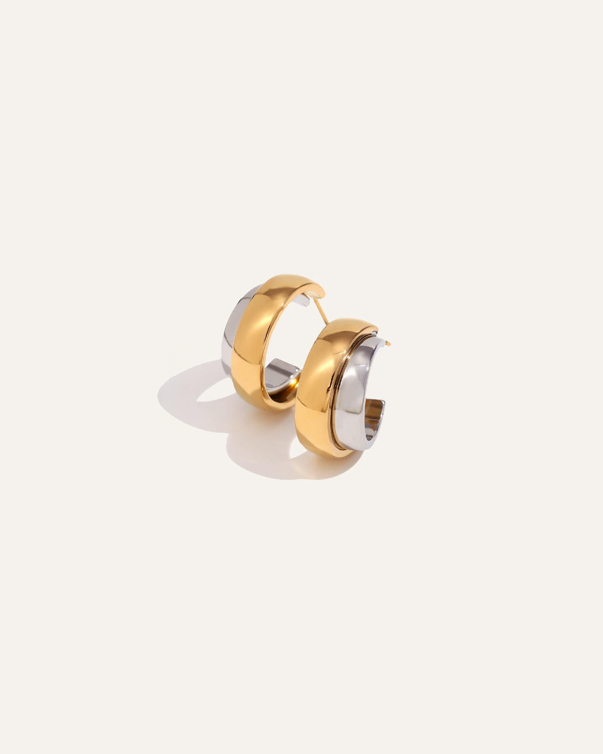 Valentina Earrings, in 18K gold-plated 316L stainless steel (gold), waterproof, hypoallergenic, by VENTÙR